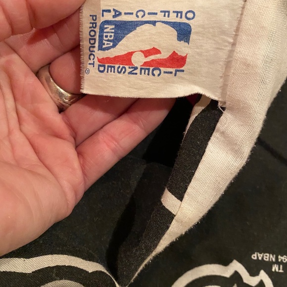 Vintage Toronto Raptors Blanket - Picture 4 of 5